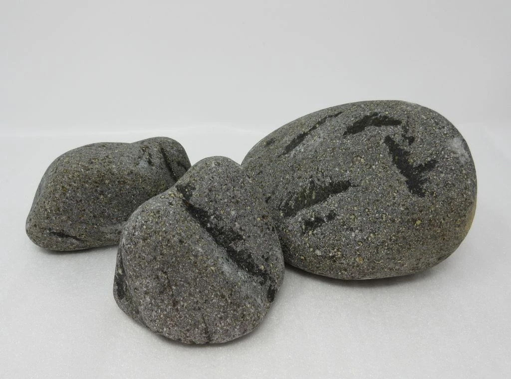 Schwarzer Findling Unterschiedliche Farb- Und Form-Spektren Per 1kg 3 Schwarzer Findling Unterschiedliche Farb- Und Form-Spektren Per 1kg